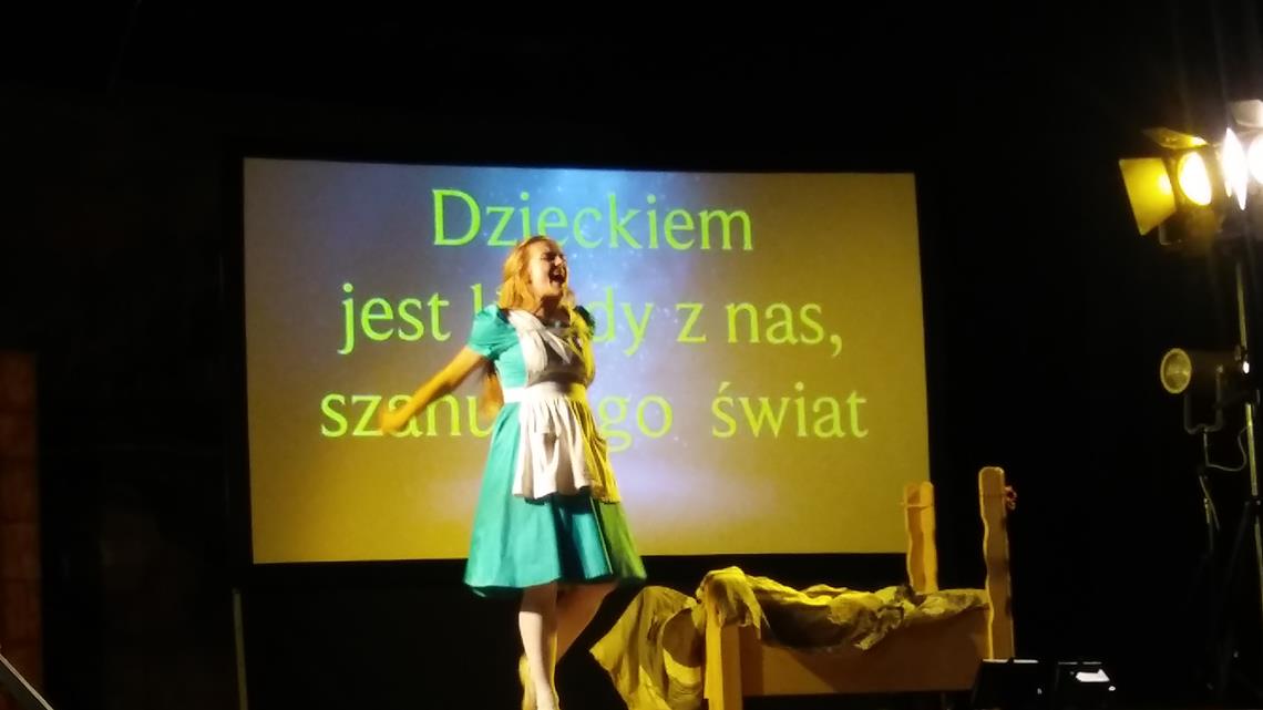 Wyjazd na przedstawienie „Alicja w zaczarowanej krainie”