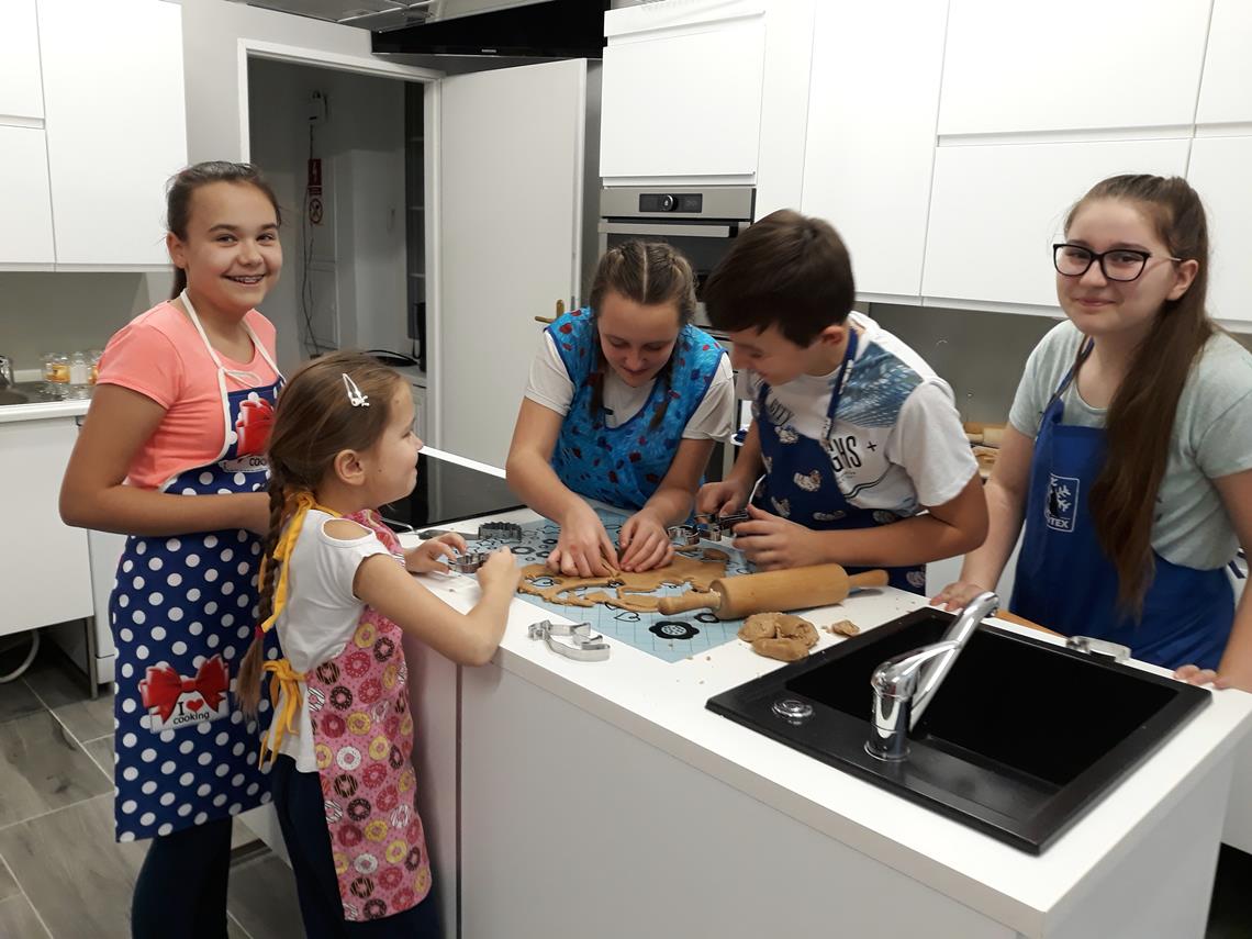Pierniki w szkolnej kuchni