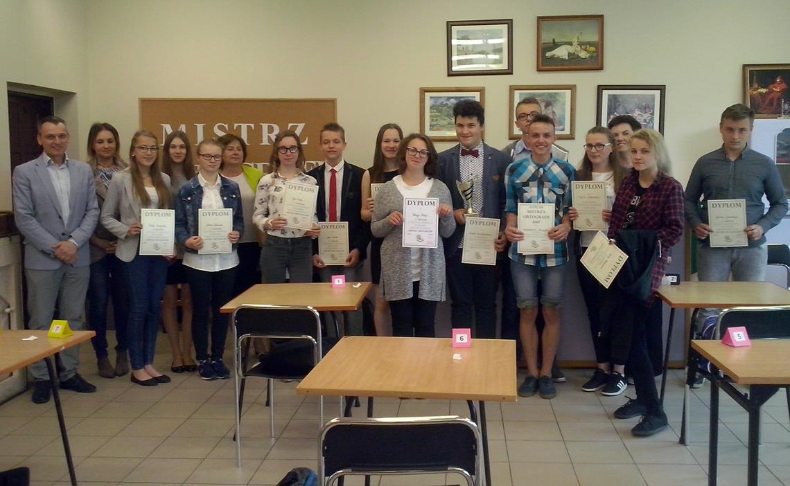 Nasi gimnazjaliści Drużynowymi Mistrzami Ortografii
