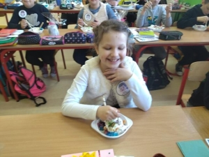 DZIEŃ KOBIET W CZERWONEJ SZKOLE_6