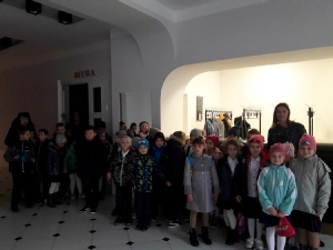 Klasy I i II na kolejnym przedstawieniu w Lesznie_14