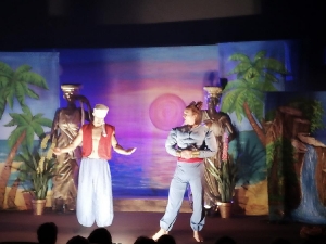 Wyjazd na teatrzyk klas I - III_4